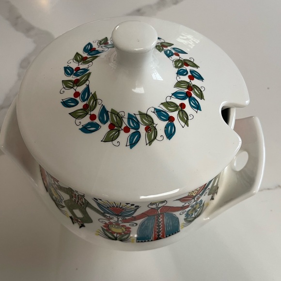 FIGGJO NORWAY SAGA MODERN  SOUP TUREEN WITH LADLE SILKSCREEN NORSKE FOLK - Picture 8 of 8